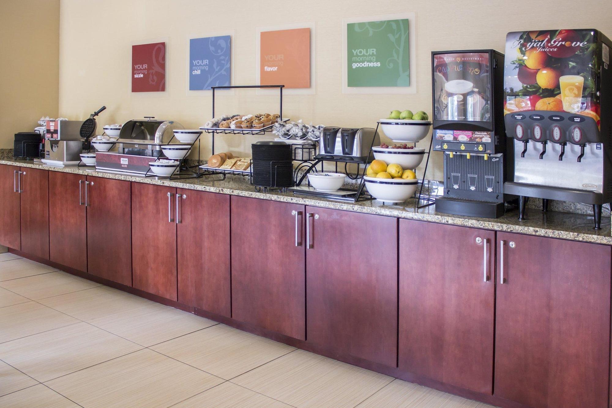Comfort Inn & Suites Trussville I-59 Exit 141 מראה חיצוני תמונה